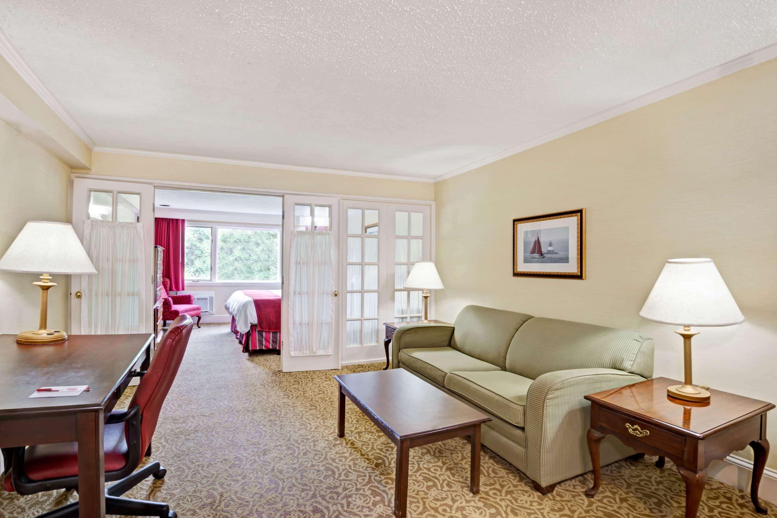 Ramada By Wyndham Seekonk Providence Area Exterior photo