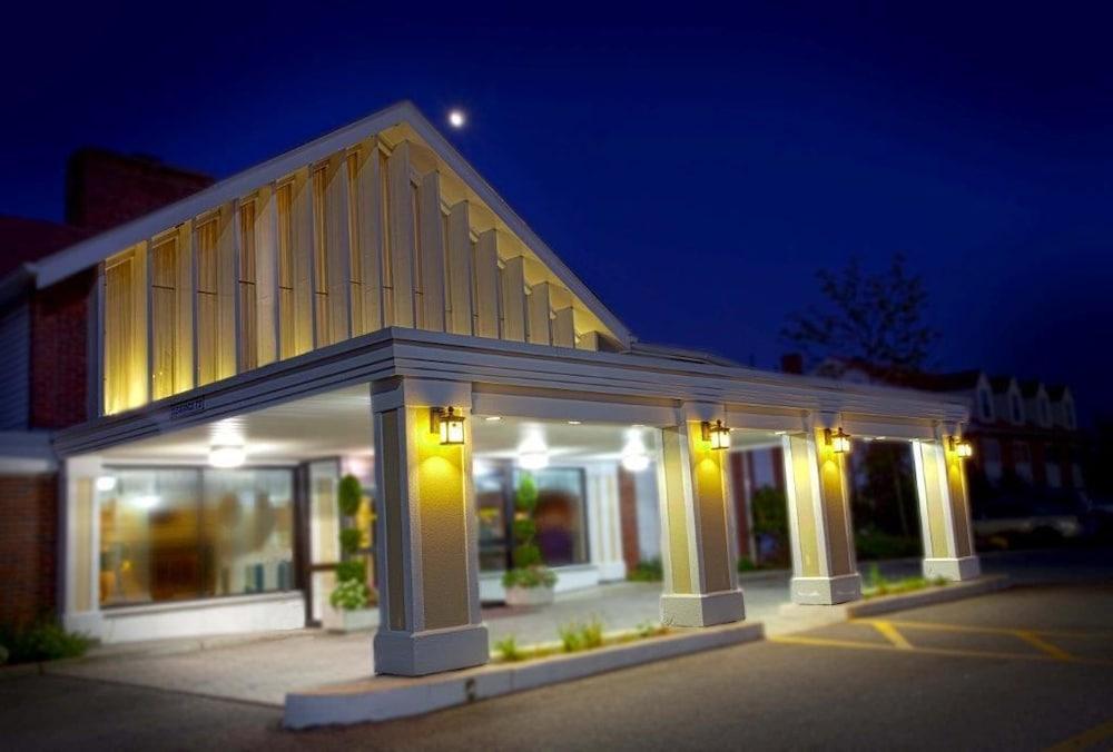 Ramada By Wyndham Seekonk Providence Area Exterior photo