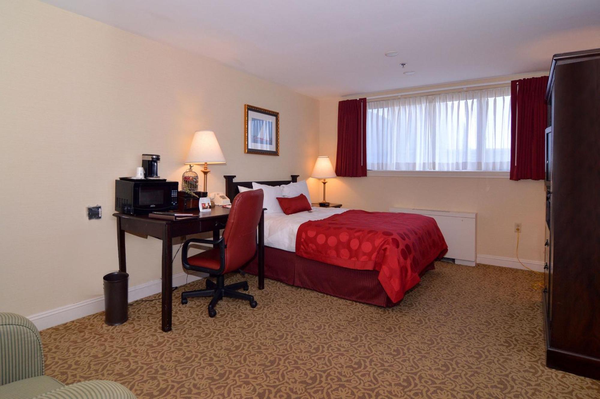 Ramada By Wyndham Seekonk Providence Area Exterior photo
