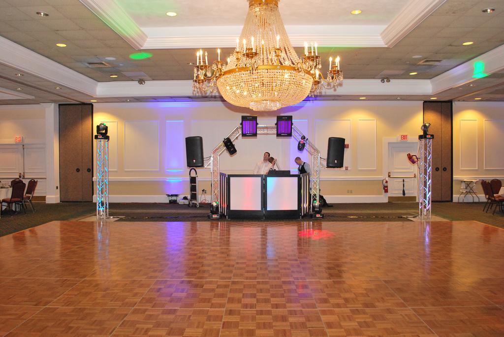 Ramada By Wyndham Seekonk Providence Area Exterior photo