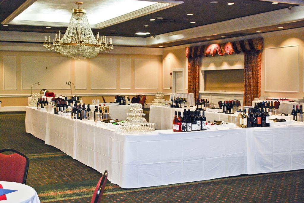 Ramada By Wyndham Seekonk Providence Area Exterior photo