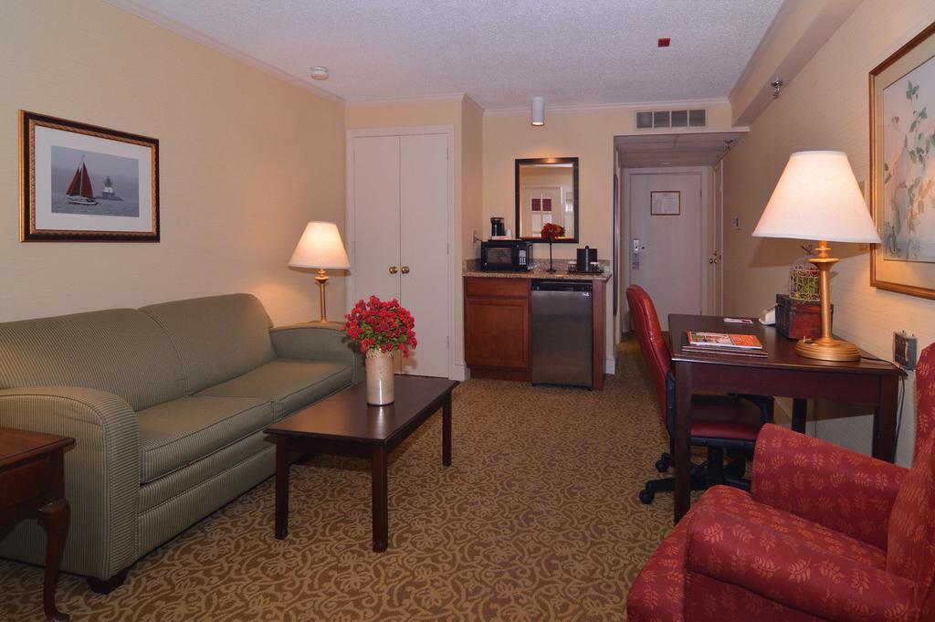 Ramada By Wyndham Seekonk Providence Area Exterior photo